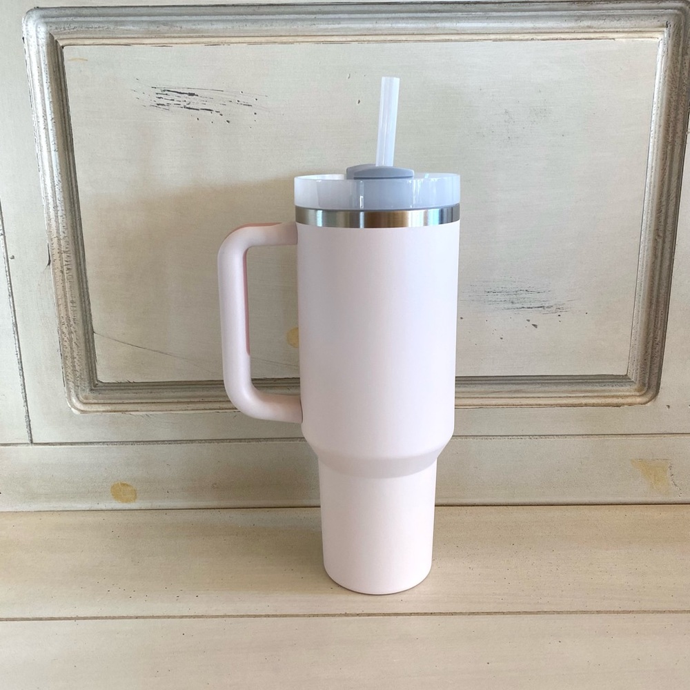 NWT Rose Quartz 40 oz. Stanley Quencher H2.0 Flowstate Tumbler - Picture 3 of 6